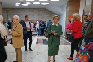 Seniorii, prezenti la premiera comediei Șeful, la Casa de Cultura Constanta
