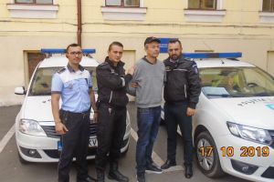 Pervers printre copii: Un orădean de 54 de ani, prins de poliţişti cu pantalonii în vine în Parcul Salca