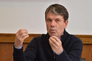 Scripcaru spune că există la Braşov o grupare interesată să arunce în spaţiul public „fake news” VIDEO