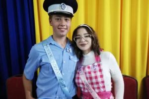 FOTO/ VIDEO: Balul bobocilor la Liceul Teoretic Teiuş. Cristiana Popa şi Adrian Opriţa, desemnaţi Miss şi Mister Boboc 2019