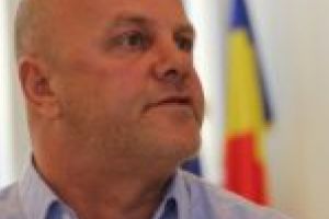 „Să vină Dăncilă să plătească gazul!” Primarul Reşiţei, sătul de directori incompetenţi în unităţile şcolare