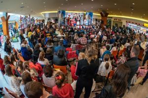 Teatru şi ateliere de creaţie pentru copii, la Iulius Mall Suceava