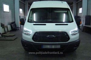 Un microbuz şi o motocicletă căutate de autorităţile din Europa de Vest, descoperite la ...