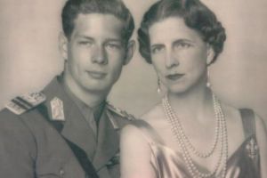 VIDEO – Regina Mamă a României repatriată cu onoruri militare – Elena va fi înhumată la Curtea de Argeş