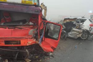 Grav accident intre Traian si Urlesca / 6 persoane au ajuns direct la spital iar traficul este blocat