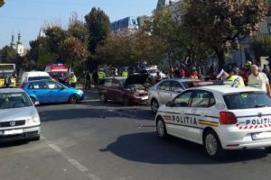 VIDEO, FOTO: Accident cu mai multe maşini în centrul Târgu-Mureşului!