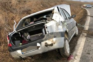 Accident între Sibiu şi Păltiniş – Un sibian beat a ajuns cu maşina în şanţ