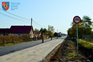 VIDEO. Consiliul Judeţean precizează: de ce drumul de la Botiz se poate sfărâma cu piciorul