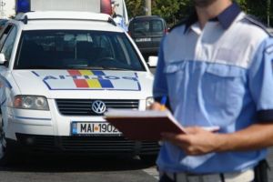 Amenzi mari pentru şoferii care nu au permisul de conducere la ei când îi opreşte poliţia