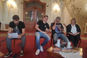 Teatrul Regina Maria din Oradea anunţă o premieră naţională ce invită la credinţă şi revoltă. „Diavolul” Richard Balint joacă rol de... pastor!