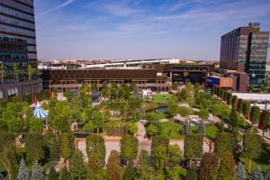 Cel mai mare mall din Timişoara îşi aşteaptă clienţii cu târguri de bijuterii şi produse naturale