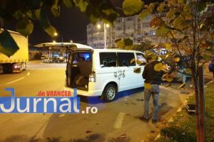 ACUM: Maşină vandalizată în Focşani. Două persoane duse la sediul poliţiei după un scandal în plină stradă