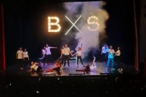 (Foto) 12 boboci au concurat pentru titlul de Miss si Mister Boboc 2019-Colegiul National “Mihai Eminescu”. Lorena Bota si Emanuel Pop, desemnati castigatori