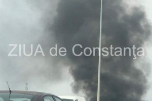 Fum negru si dens: Incendiu pe bulevardul Aurel Vlaicu din Constanta