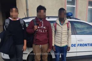 FOTO. Trei cetăţeni din Sri Lanka, opriţi când încercau să fugă din România. Reţinuţi în judeţul Satu Mare