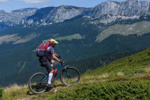 Dichiu: Biciclist montan în comă