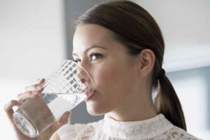 Dietă cu apă! Slăbeşte 10 kilograme în doar 3 săptămâni