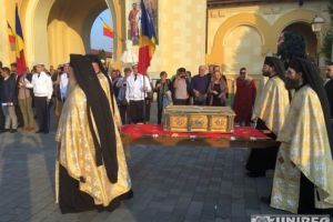 FOTO, LIVE VIDEO: Moaştele Sfintei Maria Magdalena au poposit la Catedrala Reîntregirii din Alba Iulia