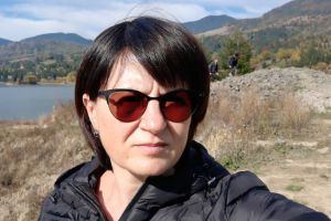 ”Mormintele. La Teaca”. Sau ce spun cimitirele despre noi