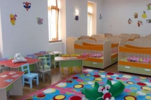 Într-o localitate din Alba, un fost grajd reabilitat a fost transformat în CREȘĂ. 14 copii beneficiază de condiţii de oraş, după o investiţie de peste 80.000 de lei