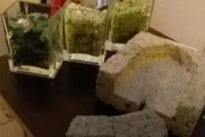 Un român a inventat cărămida ecologică făcută din sticlă reciclată