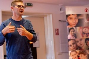 FOTO: Trei dascăli mureşeni, participanţi la proiectul „Nici un giga nu se pierde”