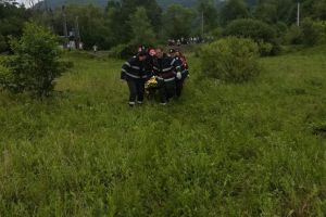 NEWS ALERT: Motociclist RĂNIT în pădure! Intervenţie DIFICILĂ a salvatorilor într-un loc greu accesibil