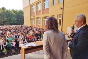 1.377 de burse şcolare vor fi acordate de Primăria Suceava elevilor suceveni