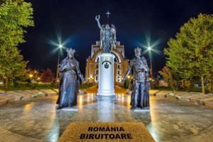 REPORTAJ Bacău: Ansamblul „România Biruitoare’ – primul monument care îi înfăţişează în mărime naturală pe făuritorii României Mari