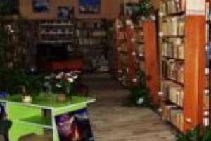 Schimbări după 50 de ani! Biblioteca Municipală din Lugoj îşi întâmpină cititorii într-o ambianţă nouă