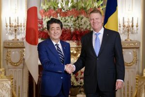Japonia: Presedintele Klaus Iohannis, primit de prim-ministrul nipon Shinzo Abe
