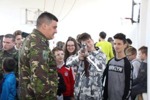 „Ziua Armatei României în şcoli”