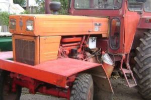 Sibian rănit grav după ce a căzut din tractor