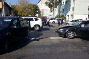 Soacră rănită în maşina nurorii