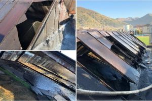 FOTO. INCENDIU la acoperişul unei firme din oraşul Cugir. Au intervenit pompierii