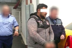 A intrat la răcoare alături de cumnat