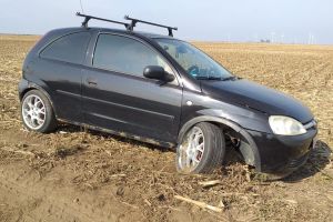 FOTO: Un sofer beat si un carutas cherchelit erau sa provoace o tragedie pe drumul ce leaga Comaneasca de Movila Miresii