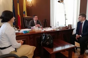 Vrei să vezi cum decurge o zi de muncă pentru edilul Călin Bibarţ? Înscrie-te în programul „O zi cu primarul”