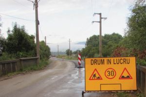Zeci de drumuri locale din comuna Tomşani vor fi asfaltate