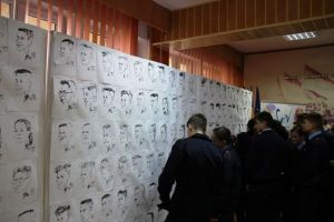 Peste 400 de caricaturi ale elevilor militari de la Colegiul Naţional Militar „Mihai Viteazul” Alba Iulia, un cadou inedit la Centenar