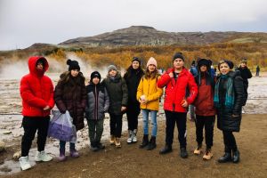Opt elevi ai Scolii nr. 38 Dimitrie Cantemir“ au ajuns la... capatul lumii:  Minunata experienta a invatamantului islandez, dar si a aurorei boreale (galerie foto)