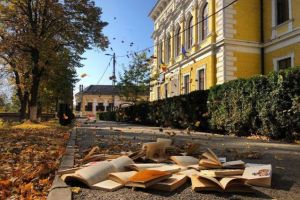 La Cristian, PNL pavează drumul cu cărţi pentru „o Românie normală”