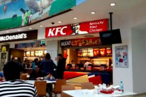 OPC a descoperit fecale in produsele KFC!