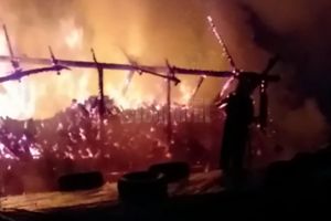 Un incendiu puternic a distrus o gospodărie la Botoşana. ...