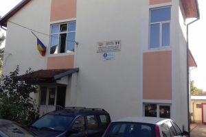 În judeţul Dâmboviţa au fost autorizate70 de fitofarmacii  