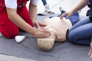 Sibienii invitaţi să înveţe despre resuscitare şi acordarea primului ajutor