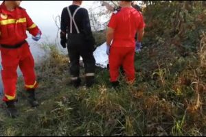 VIDEO: Șoferul de tir căzut în Olt în accidentul de la Bradu găsit înecat