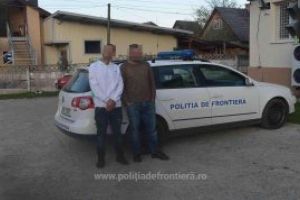 Doi cetateni din Algeria si Tunisia, opriti la frontiera de nord a tarii