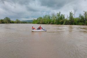 NEWS ALERT: CADAVRUL unei FEMEI găsit pe râul Mureş