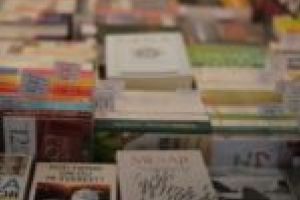 Campania „Donează o carte. Investeşte în viitor!” cheamă timişorenii să contribuie la educaţia românilor